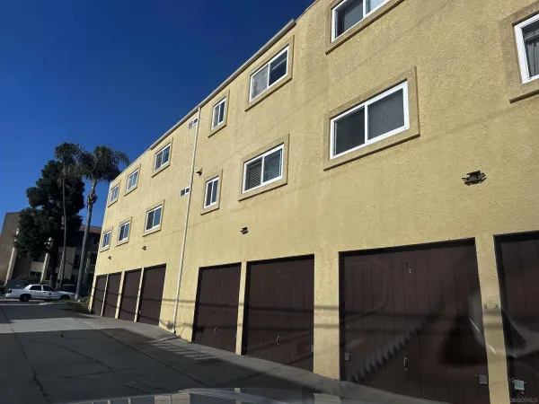 $744,000 | 1915 Emerald Street, Unit F, San Diego, CA 92109