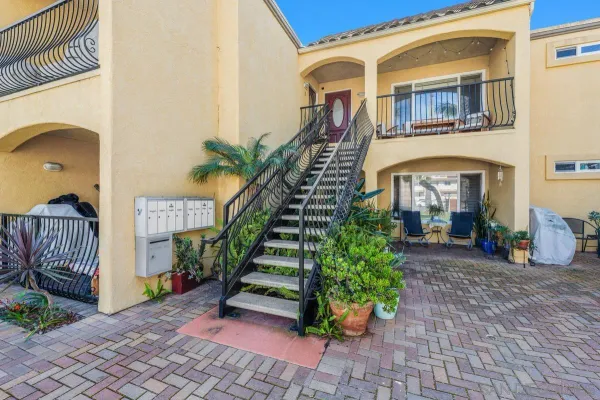 $744,000 | 1915 Emerald Street, Unit F, San Diego, CA 92109