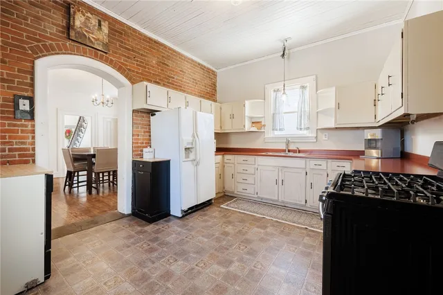 $129,900 | 41 Holley Street, Lyons, NY 14489