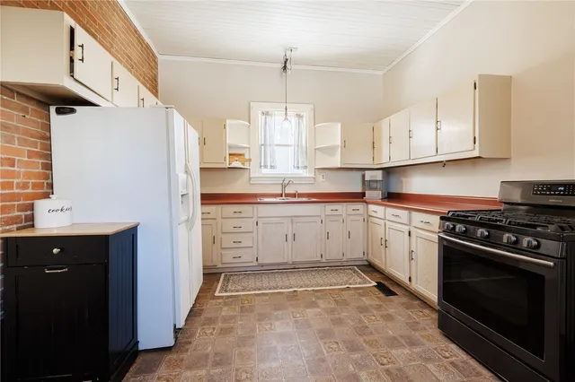 $129,900 | 41 Holley Street, Lyons, NY 14489