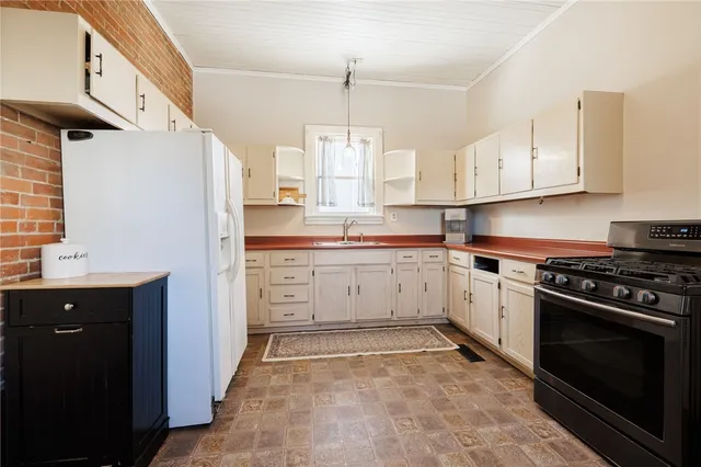 $129,900 | 41 Holley Street, Lyons, NY 14489