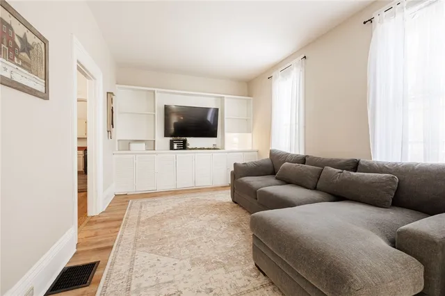 $129,900 | 41 Holley Street, Lyons, NY 14489