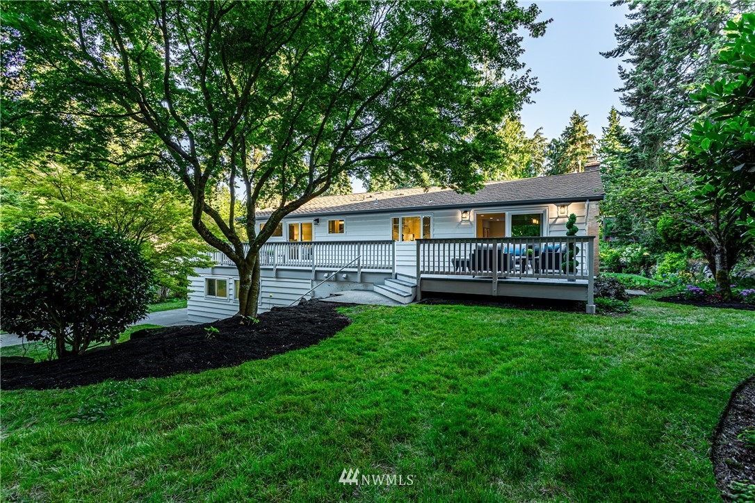 10607 Nottingham Road Edmonds, WA 98020 - Photo 3 of 25 Gallery Image 3