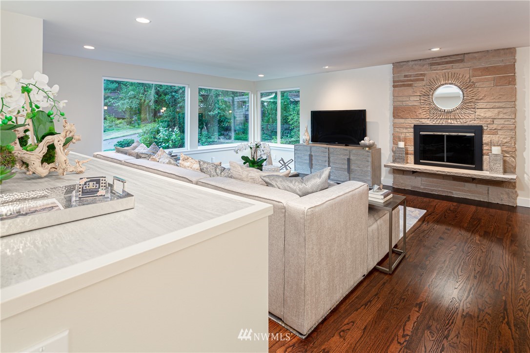 10607 Nottingham Road Edmonds, WA 98020 - Photo 7 of 25 Gallery Image 7