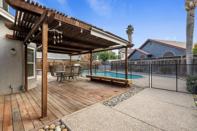 a view of outdoor space