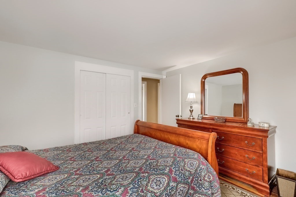 8 Edgewater Road Hull, MA 02045 - Photo 15 of 40