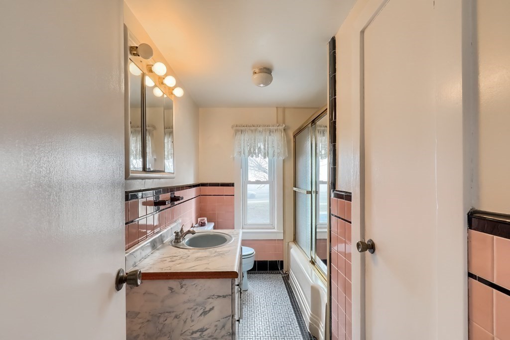 8 Edgewater Road Hull, MA 02045 - Photo 16 of 40
