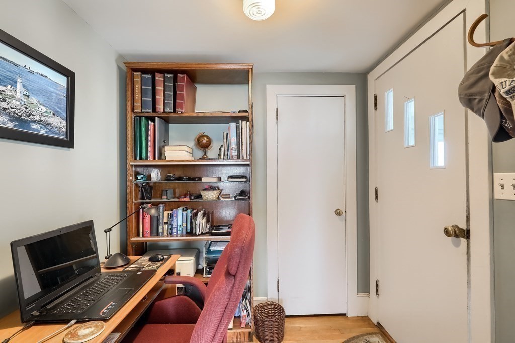 8 Edgewater Road Hull, MA 02045 - Photo 21 of 40
