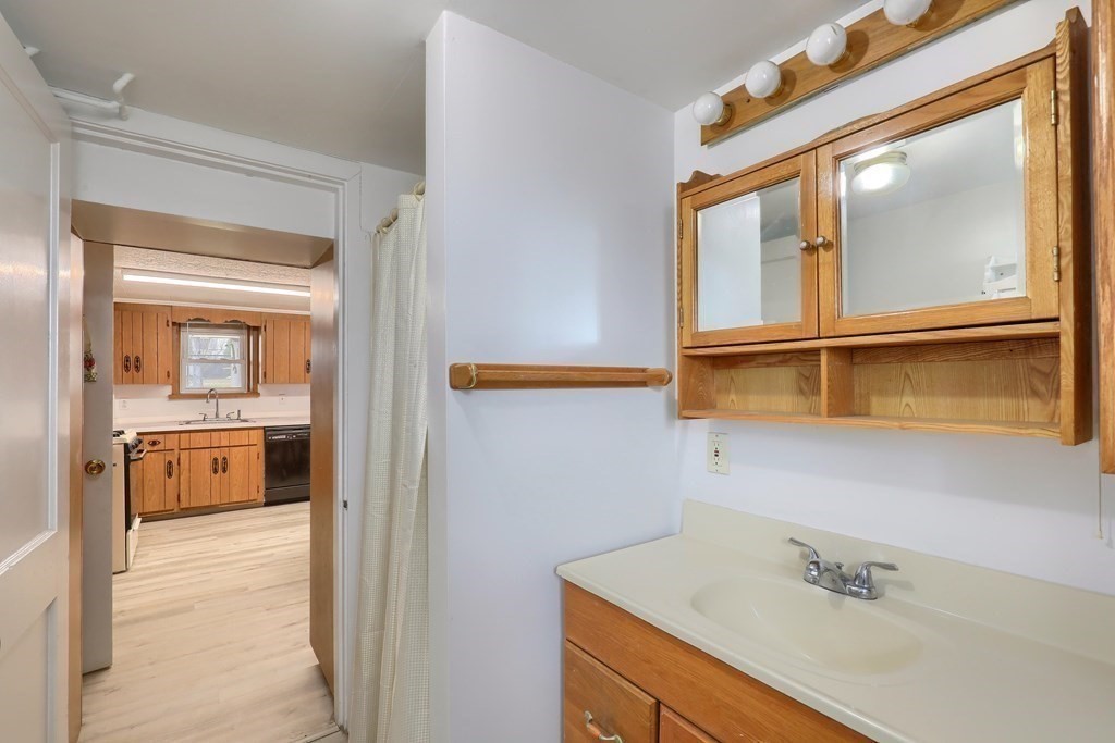 8 Edgewater Road Hull, MA 02045 - Photo 31 of 40