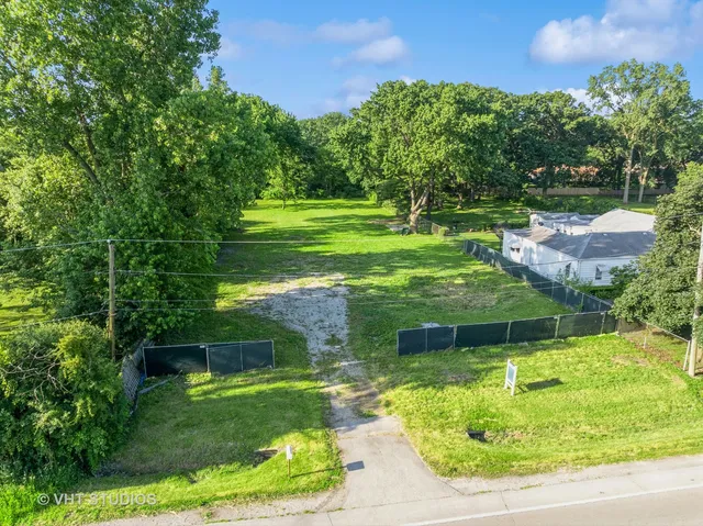 $359,100 | 9517 West Central Road, Des Plaines, IL 60016