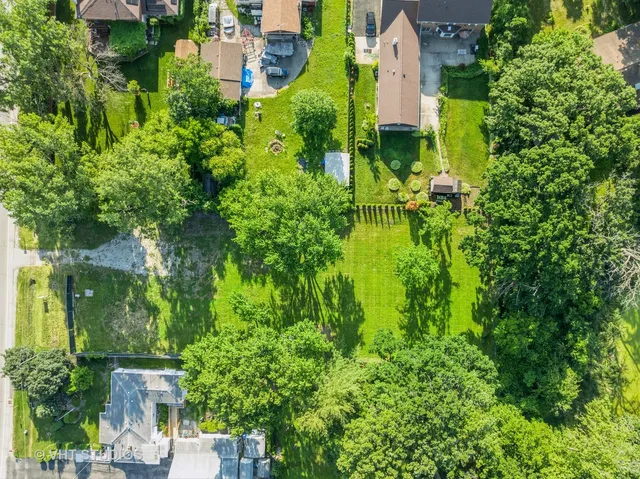 $359,100 | 9517 West Central Road, Des Plaines, IL 60016