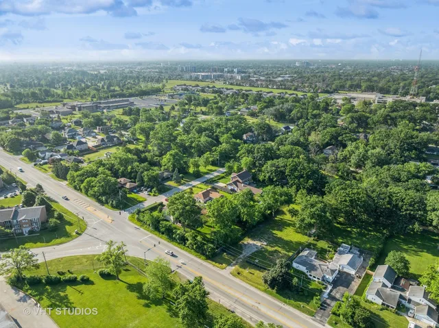 $359,100 | 9517 West Central Road, Des Plaines, IL 60016