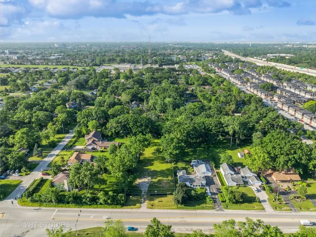 $359,100 | 9517 West Central Road, Des Plaines, IL 60016