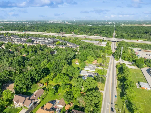 $359,100 | 9517 West Central Road, Des Plaines, IL 60016