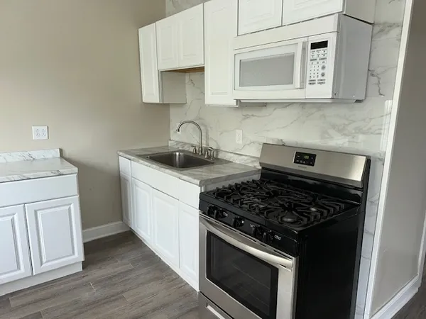 $1,275 | 4058 West Dickens Avenue, Unit 2D, Chicago, IL 60639