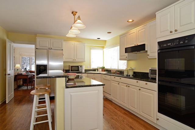 102 Burr Ridge Club Burr Ridge, IL 60527 - Photo 6 of 15