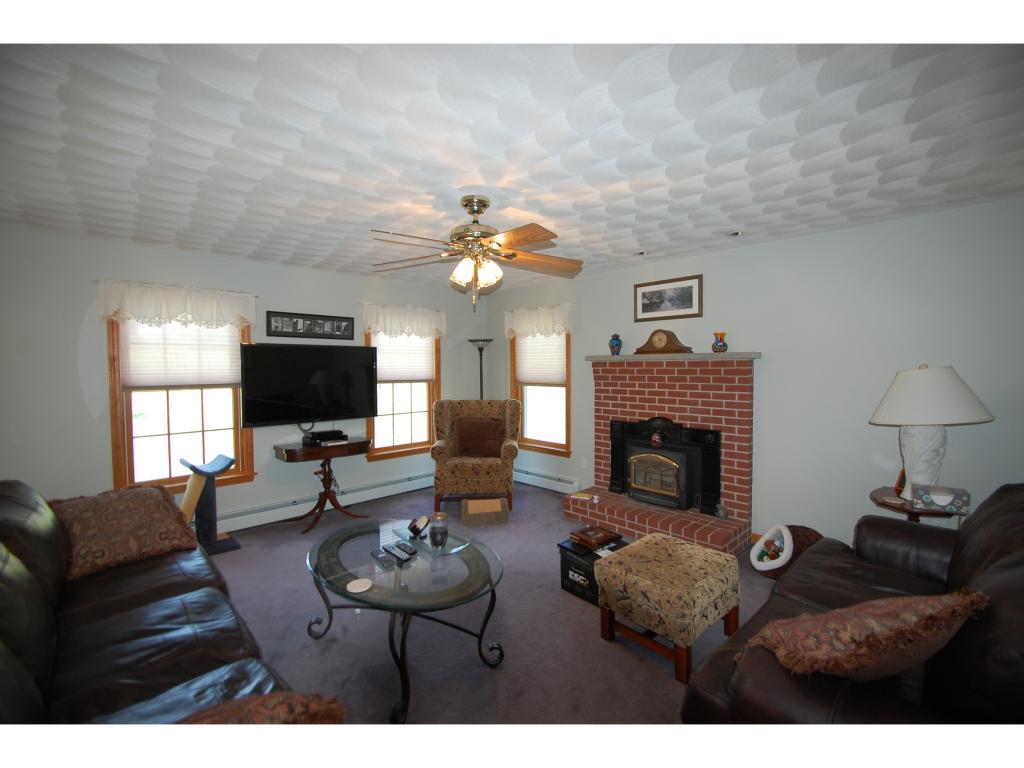 62 Jonathan Road Pelham, NH 03076 - Photo 5 of 24