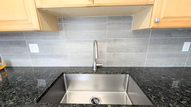 a close view of sink and tap