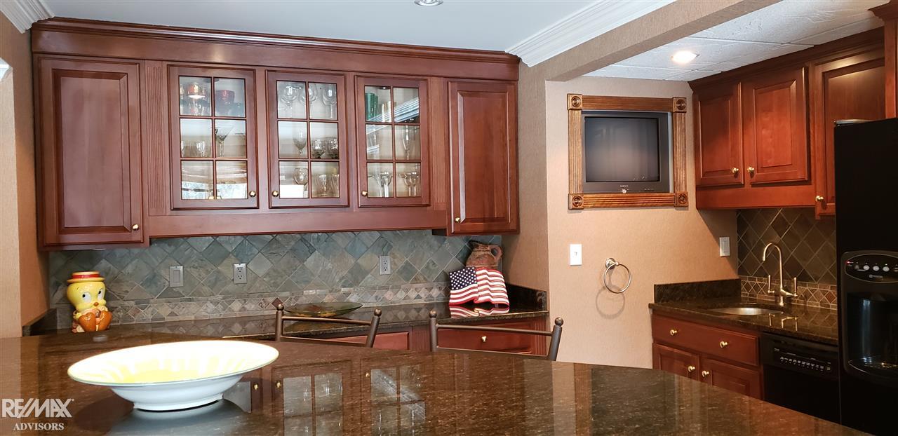 52901 Baker Road New Baltimore, MI 48047 - Photo 26 of 30 50034409-25.JPG