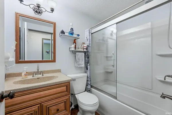 $180,000 | 820 Pinetree Drive, Fort Wayne, IN 46819