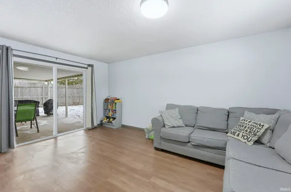 $180,000 | 820 Pinetree Drive, Fort Wayne, IN 46819