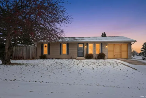 $180,000 | 820 Pinetree Drive, Fort Wayne, IN 46819