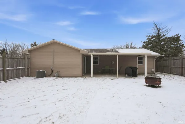 $180,000 | 820 Pinetree Drive, Fort Wayne, IN 46819