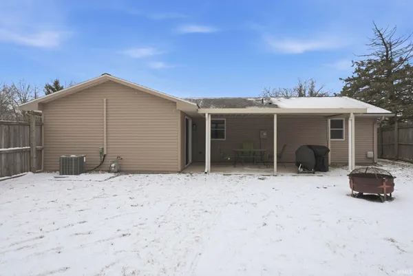 $180,000 | 820 Pinetree Drive, Fort Wayne, IN 46819