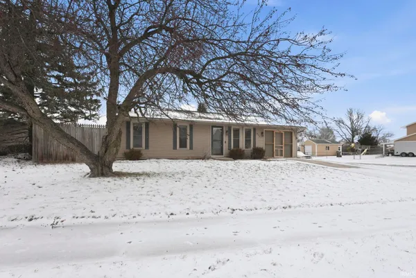 $180,000 | 820 Pinetree Drive, Fort Wayne, IN 46819