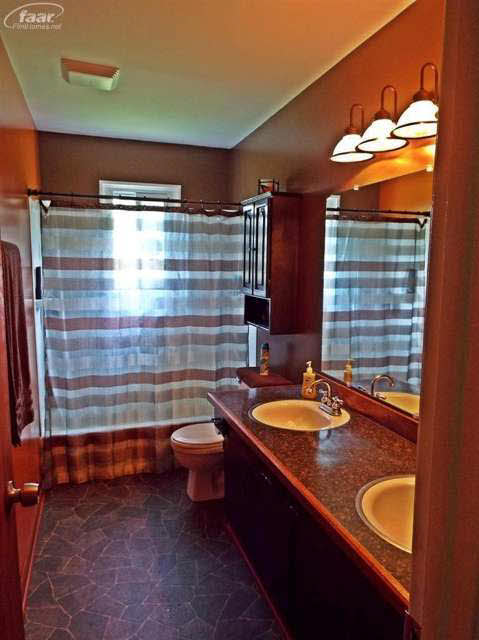 10276 North Lewis Road Clio, MI 48420 - Photo 9 of 14 20420331-8.JPG