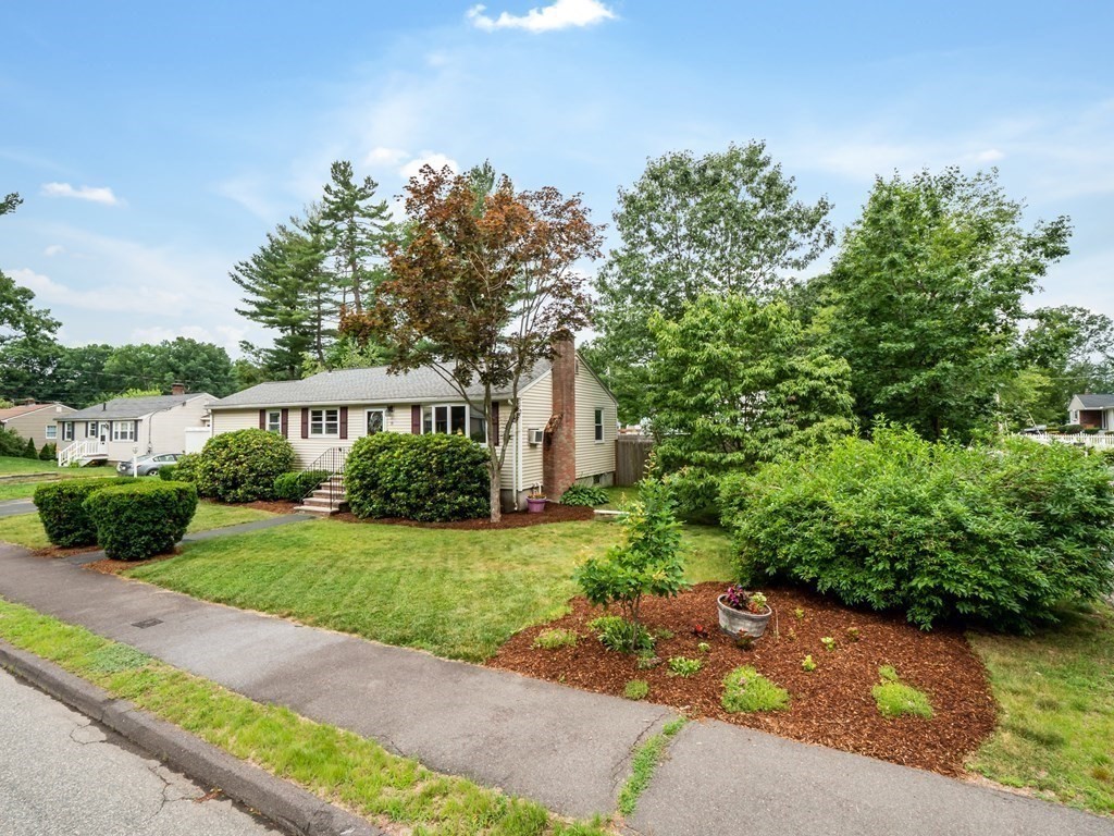 19 Cedarcrest Road Wilmington, MA 01887 - Photo 5 of 33 Gallery Image 5
