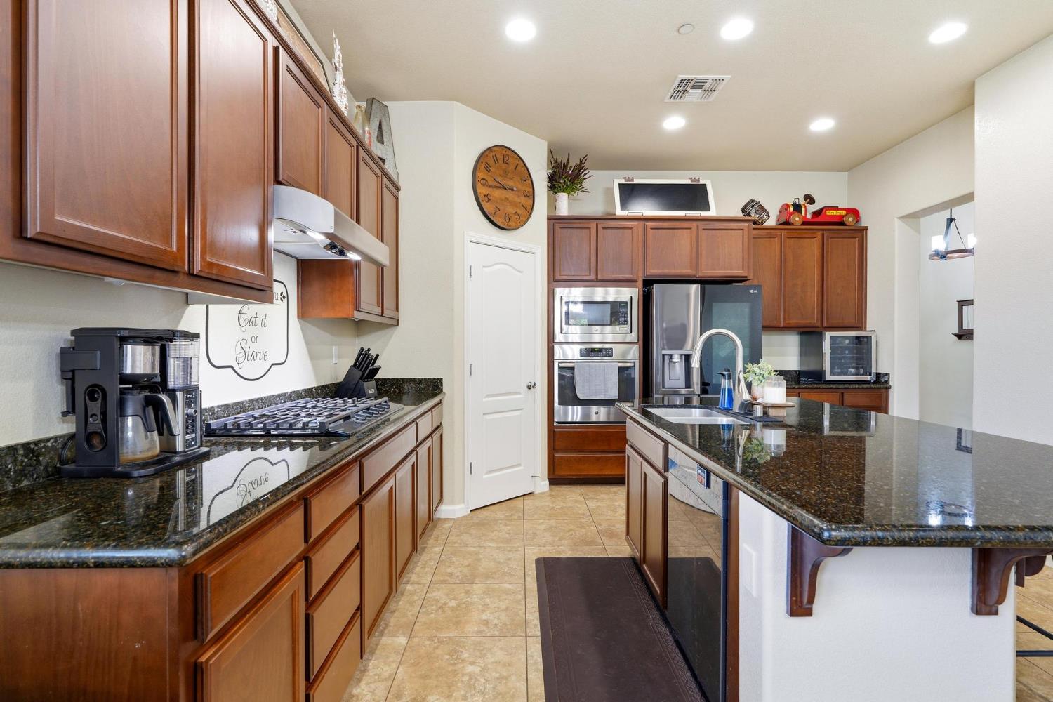 565 Sepp Court Ripon, CA 95366 - Photo 12 of 48 Gallery Image 12