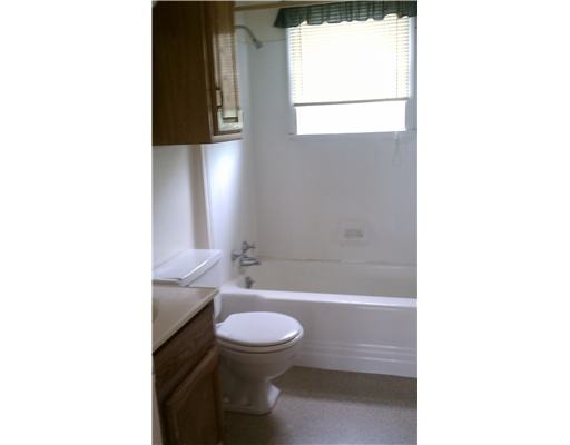 67 Cross Street Westerly, RI 02891 - Photo 5 of 11 Bathroom.
