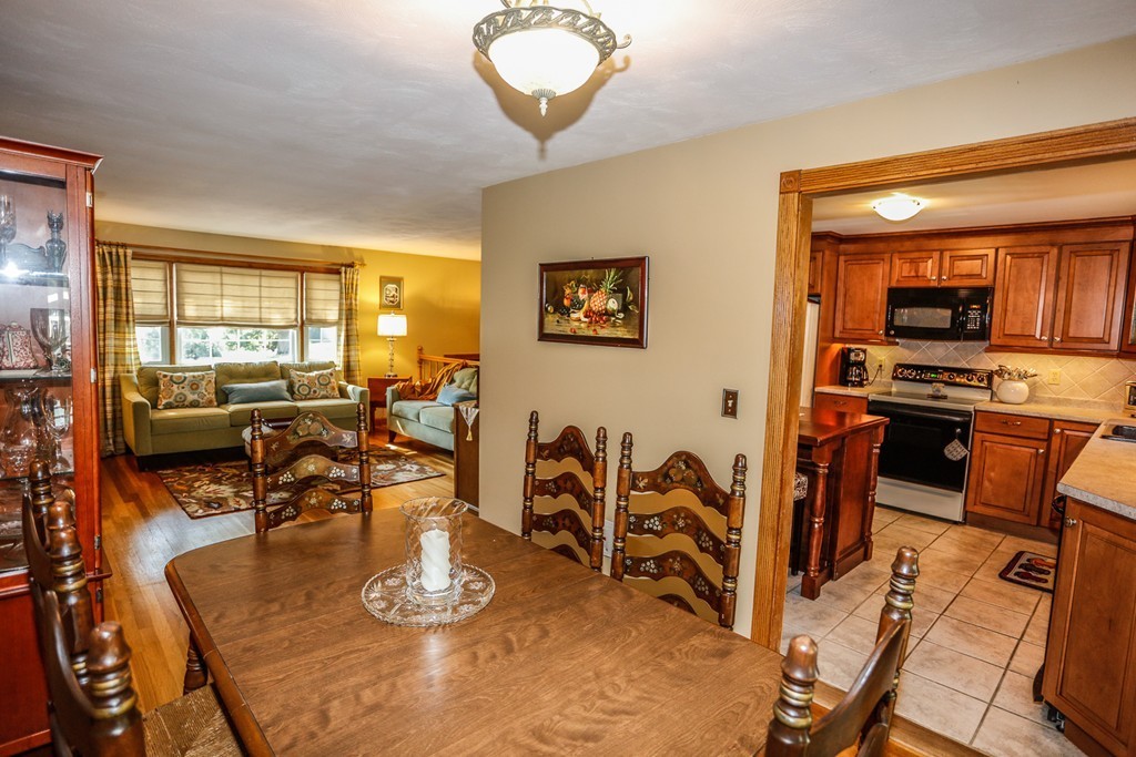 92 Dalton Road Chelmsford, MA 01824 - Photo 8 of 26