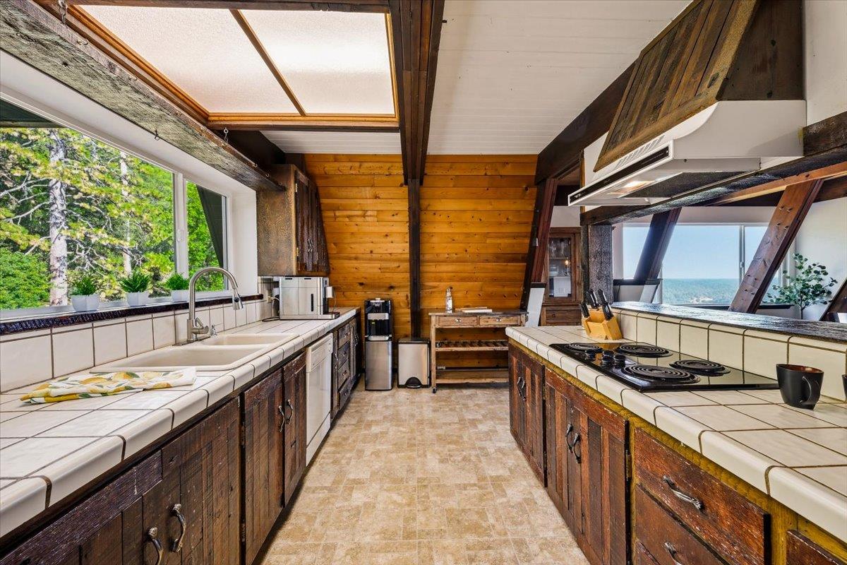 19235 Bumpy Road Grass Valley, CA 95949 - Photo 9 of 60