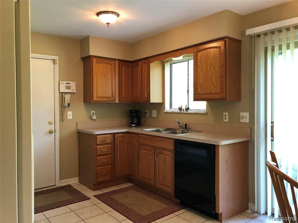 2841 Grant Road Rochester Hills, MI 48309 - Photo 20 of 47