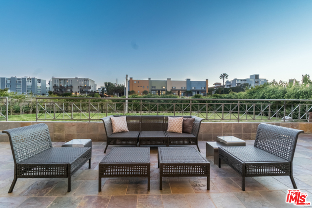 4515 Roma Court Marina del Rey, CA 90292 - Photo 21 of 31 a terrace view with sitting space