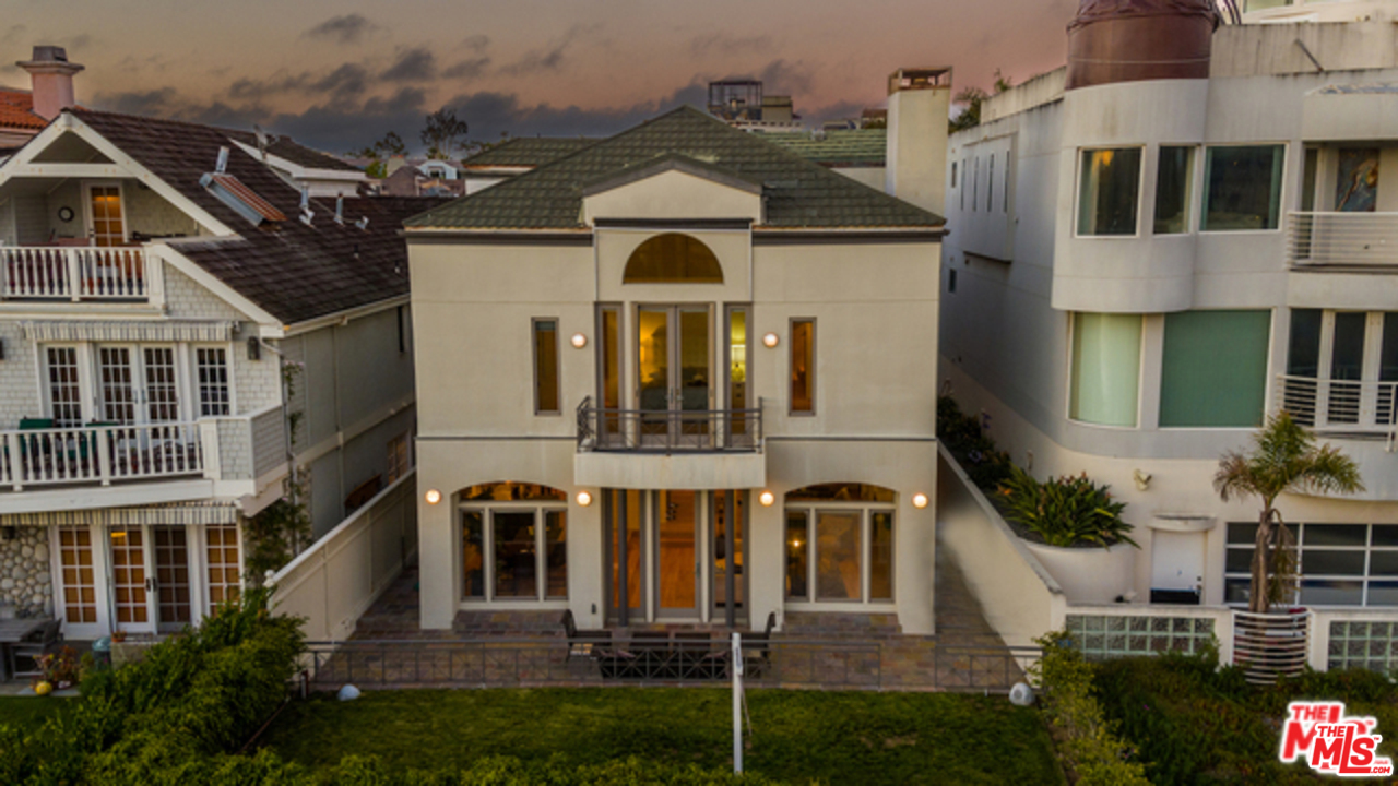 4515 Roma Court Marina del Rey, CA 90292 - Photo 23 of 31 a front view of a house with a garden