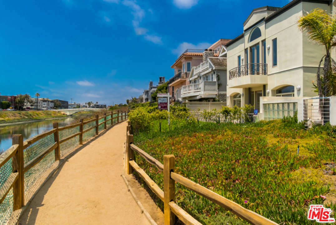 4515 Roma Court Marina del Rey, CA 90292 - Photo 25 of 31