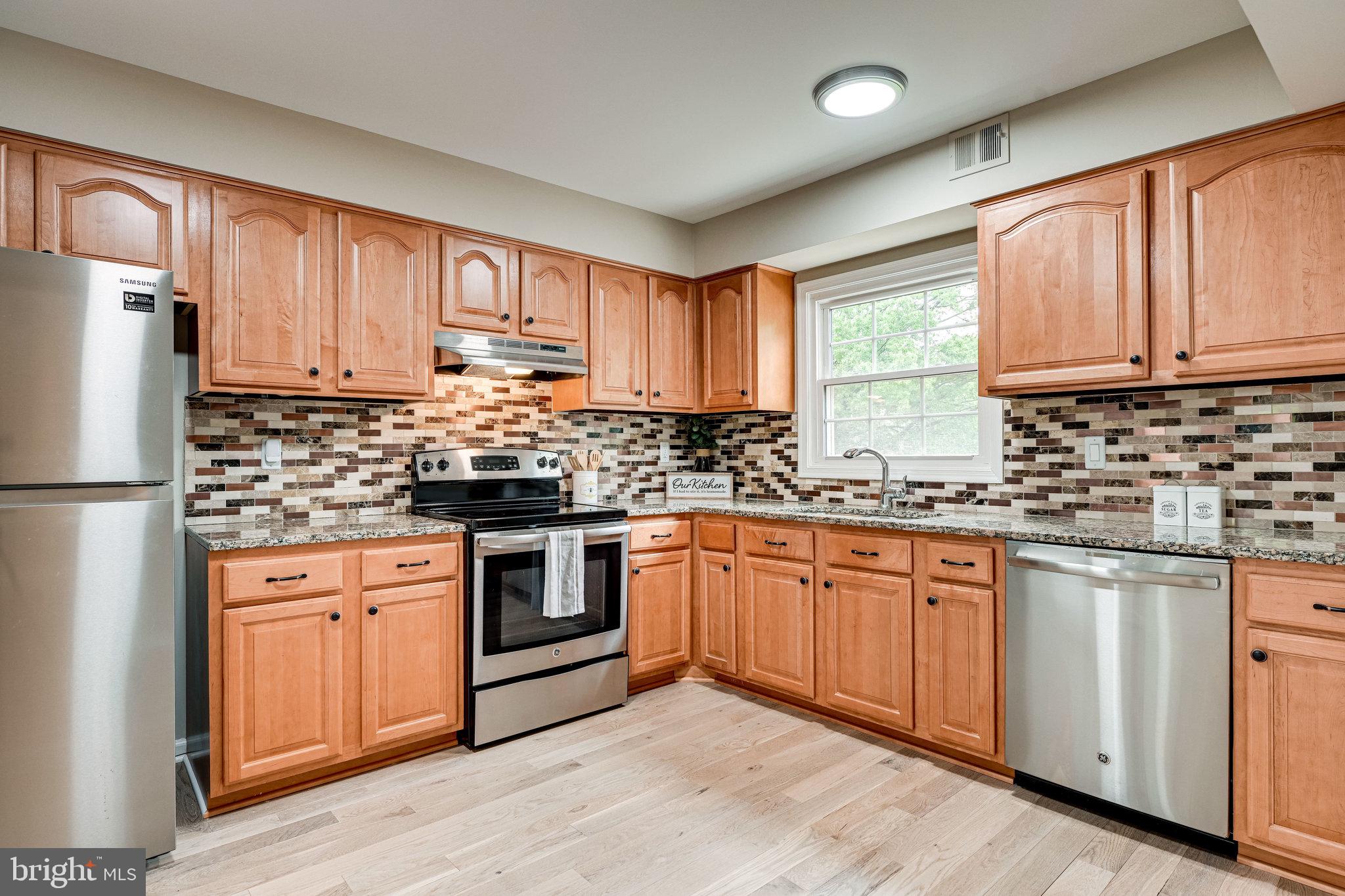 8325 Wickham Road Springfield, VA 22152 - Photo 12 of 45 Kitchen