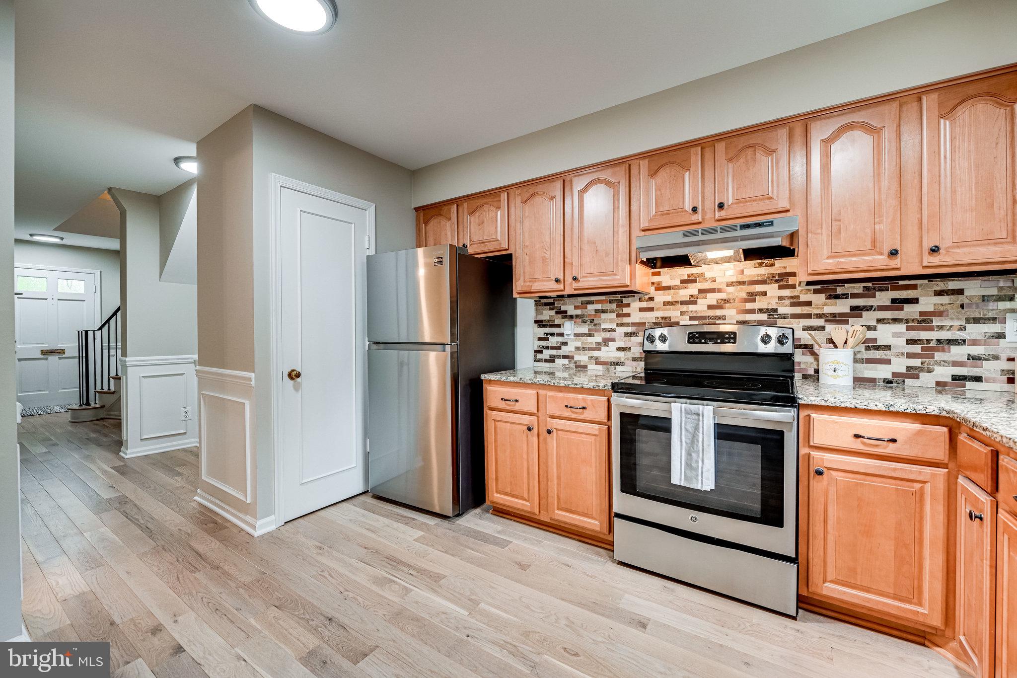 8325 Wickham Road Springfield, VA 22152 - Photo 13 of 45 Kitchen