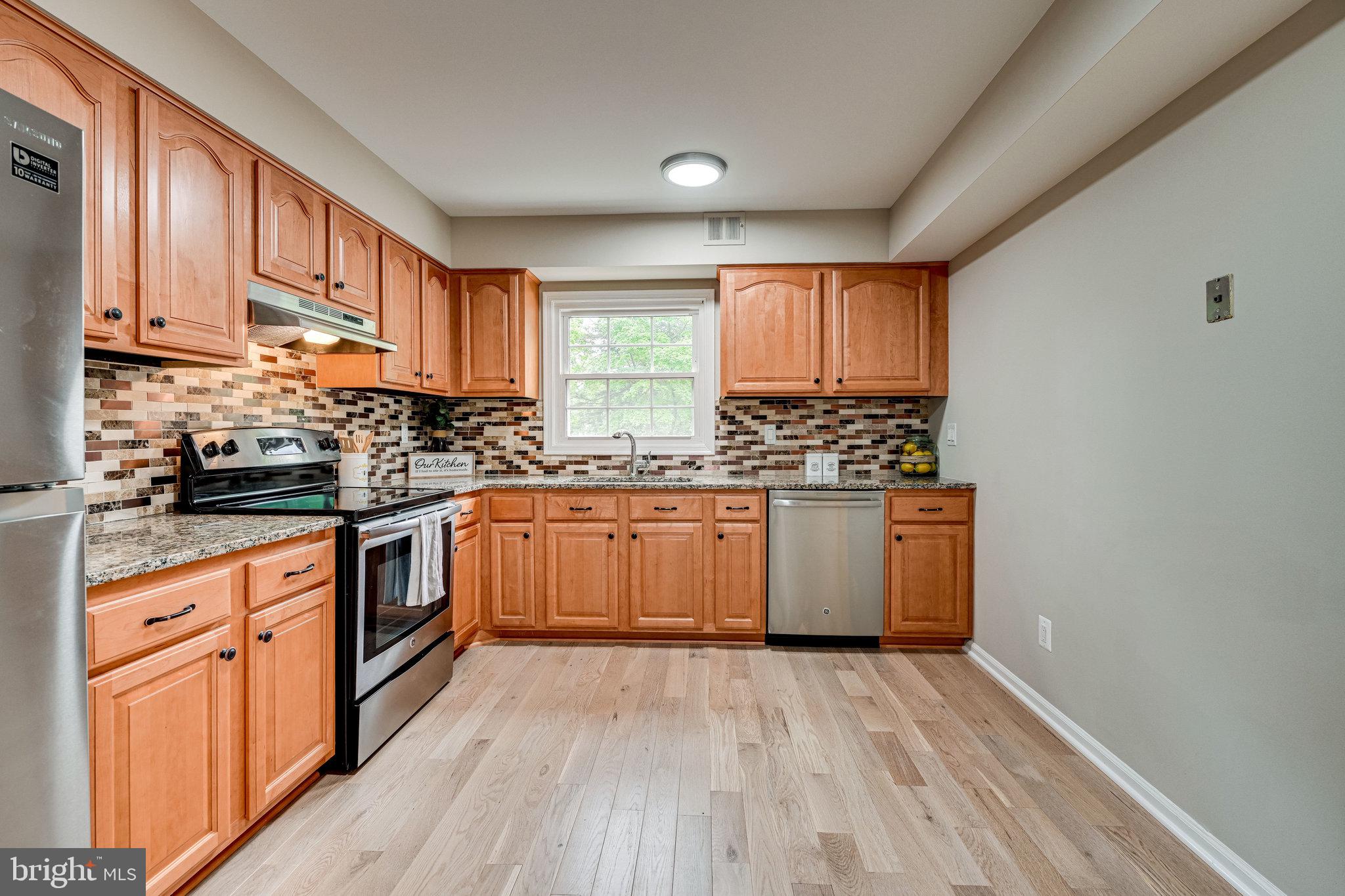 8325 Wickham Road Springfield, VA 22152 - Photo 15 of 45 Kitchen