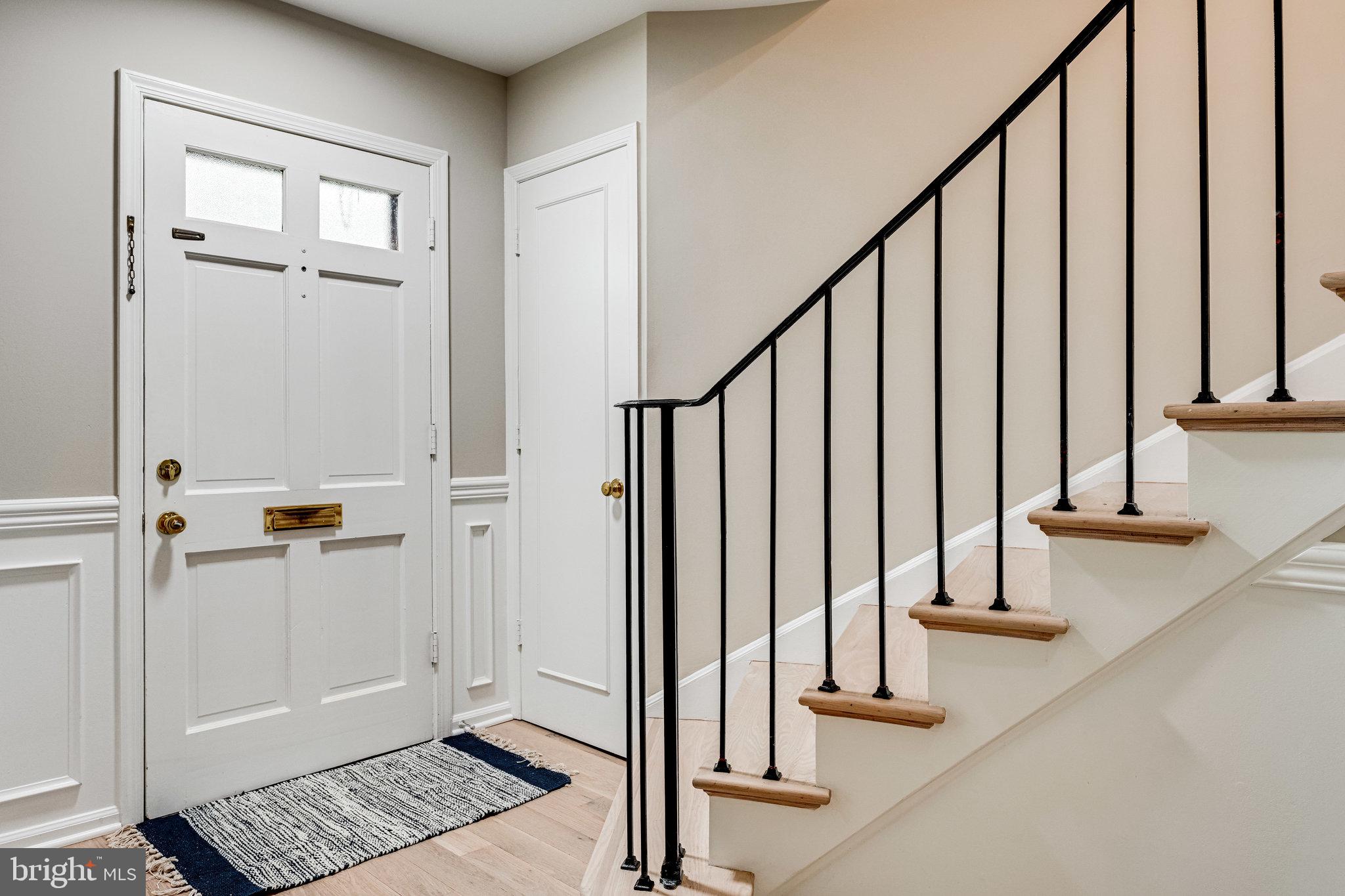 8325 Wickham Road Springfield, VA 22152 - Photo 2 of 45 Entry