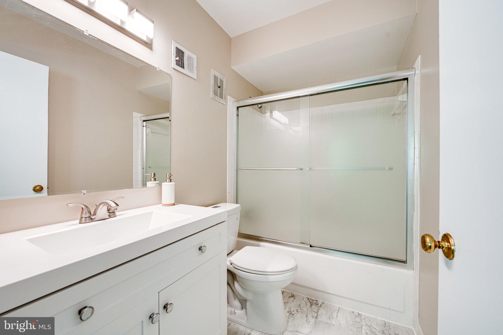8325 Wickham Road Springfield, VA 22152 - Photo 21 of 45 Primary Bathroom