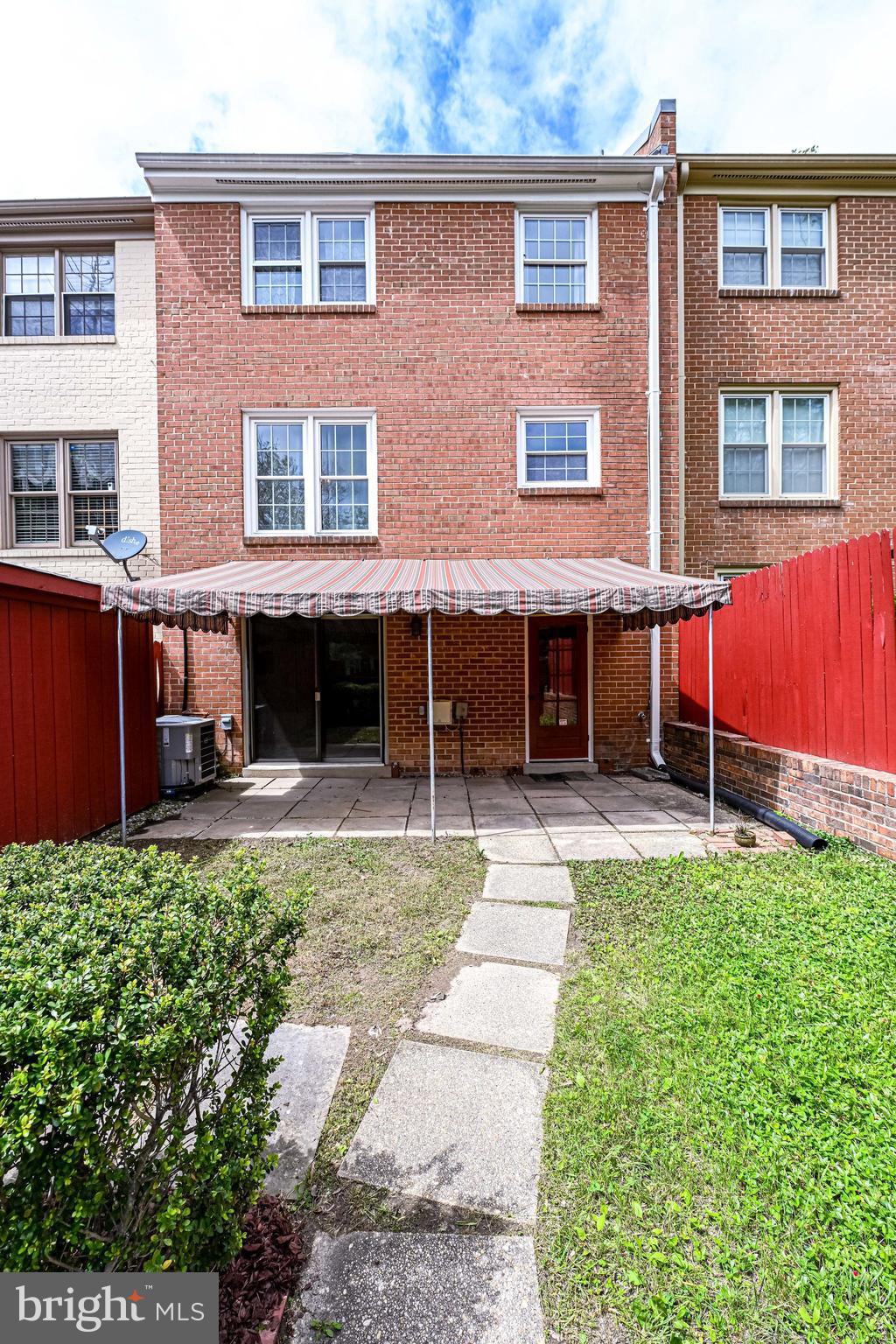 8325 Wickham Road Springfield, VA 22152 - Photo 40 of 45 Rear Exterior
