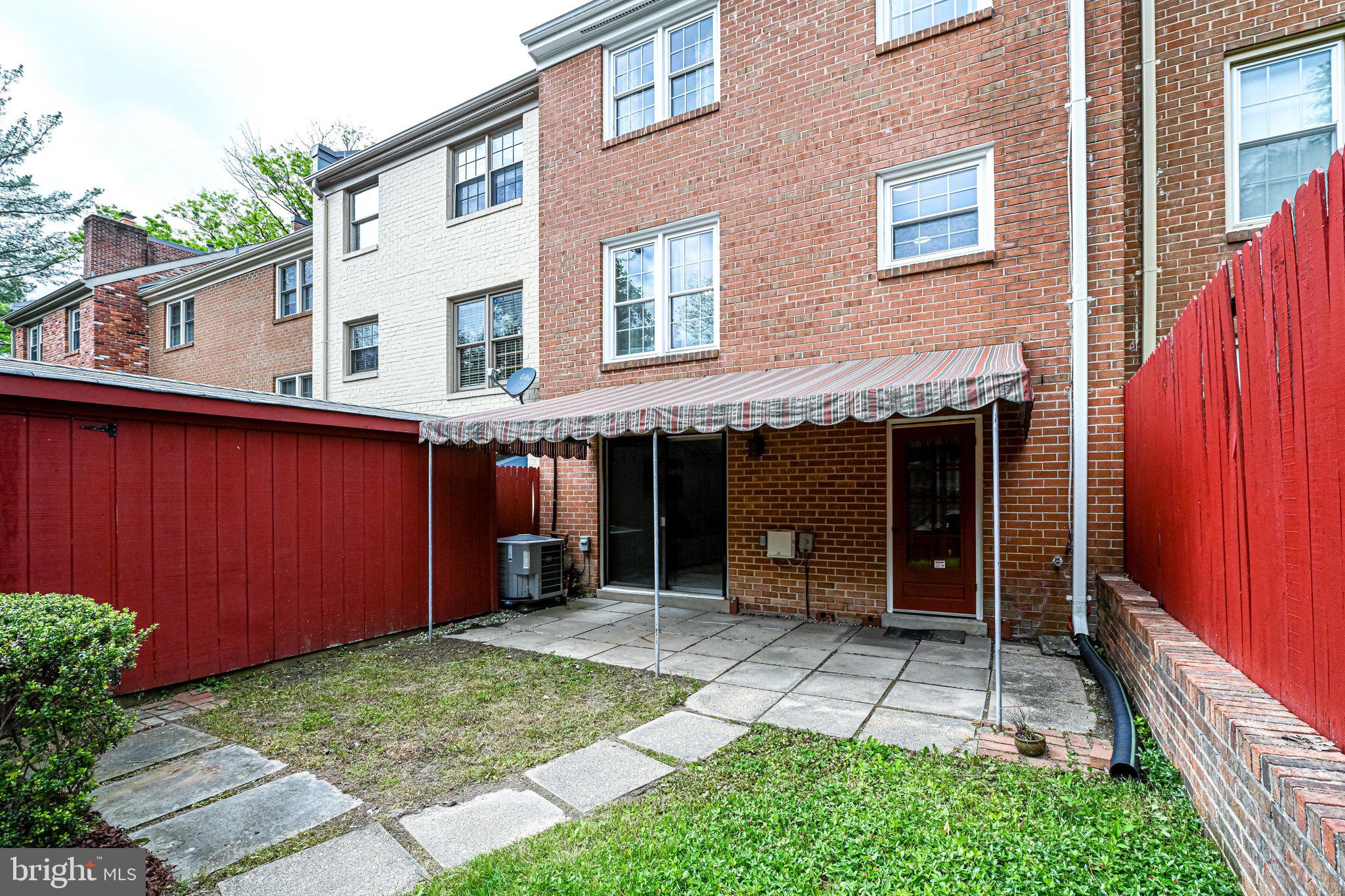 8325 Wickham Road Springfield, VA 22152 - Photo 41 of 45 Rear Exterior
