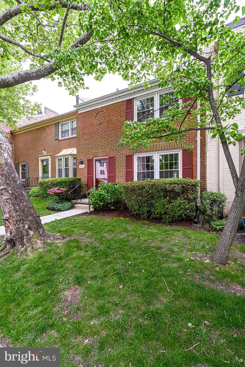 8325 Wickham Road Springfield, VA 22152 - Photo 45 of 45 Front Exterior