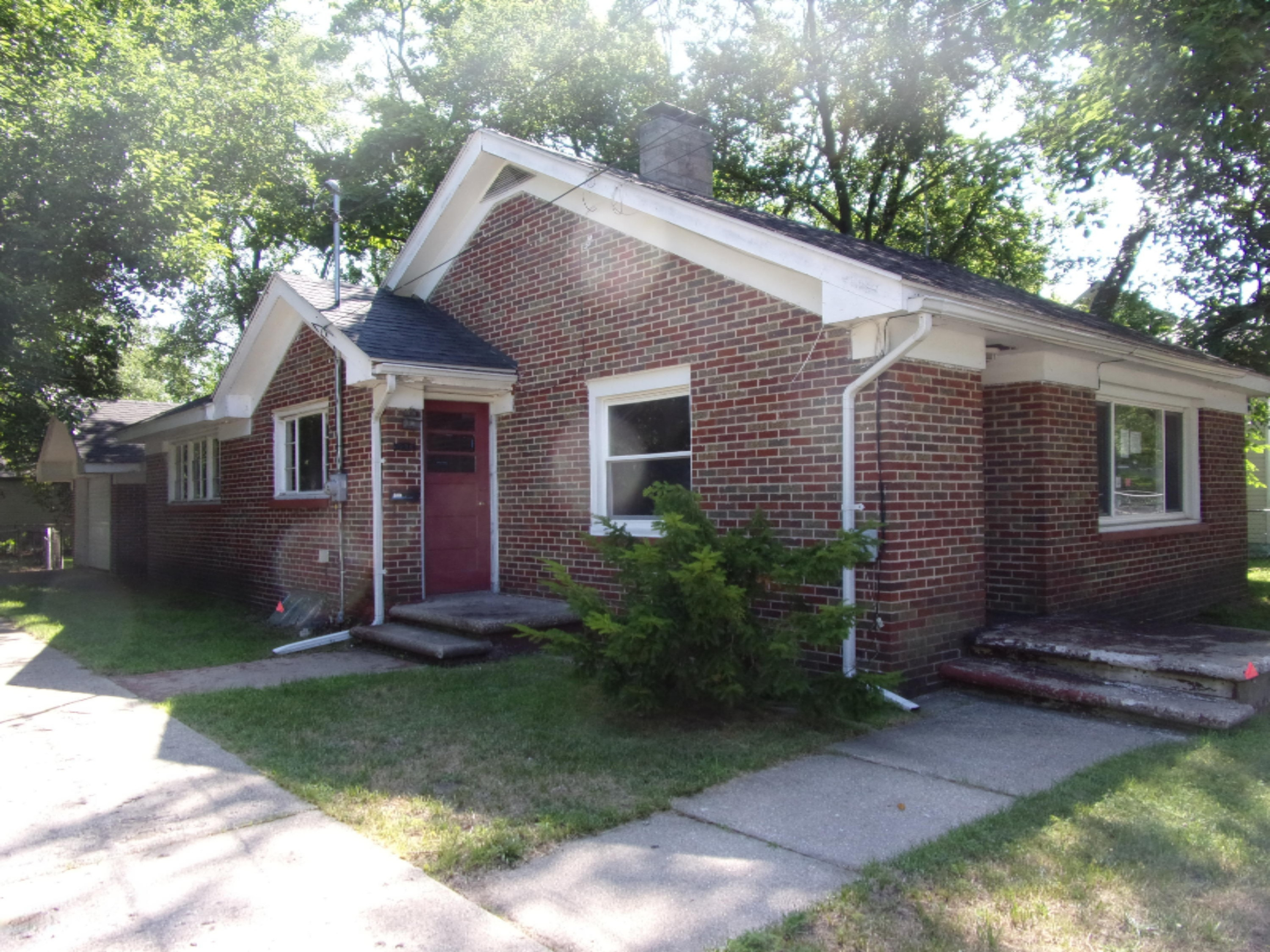 1206 Spring Street Muskegon, MI 49442 - Photo 1 of 31 100_8458