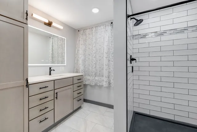 $659,900 | 7005 North Osceola Avenue, Chicago, IL 60631