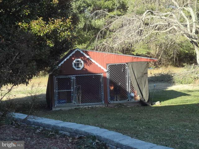 6420 Solomons Island Road Tracys Landing, MD 20779 - Photo 11 of 30 Kennel